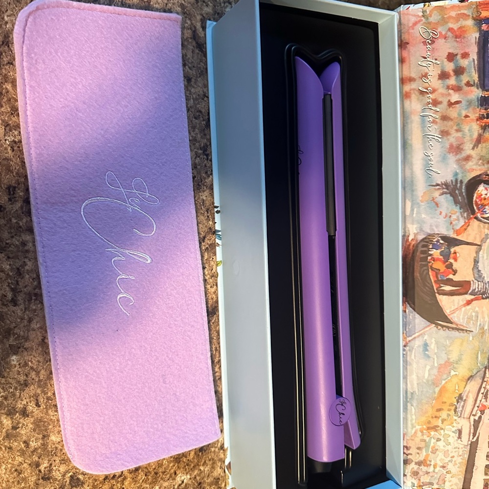 LeChic hair straightner , brand new in box $120 obo